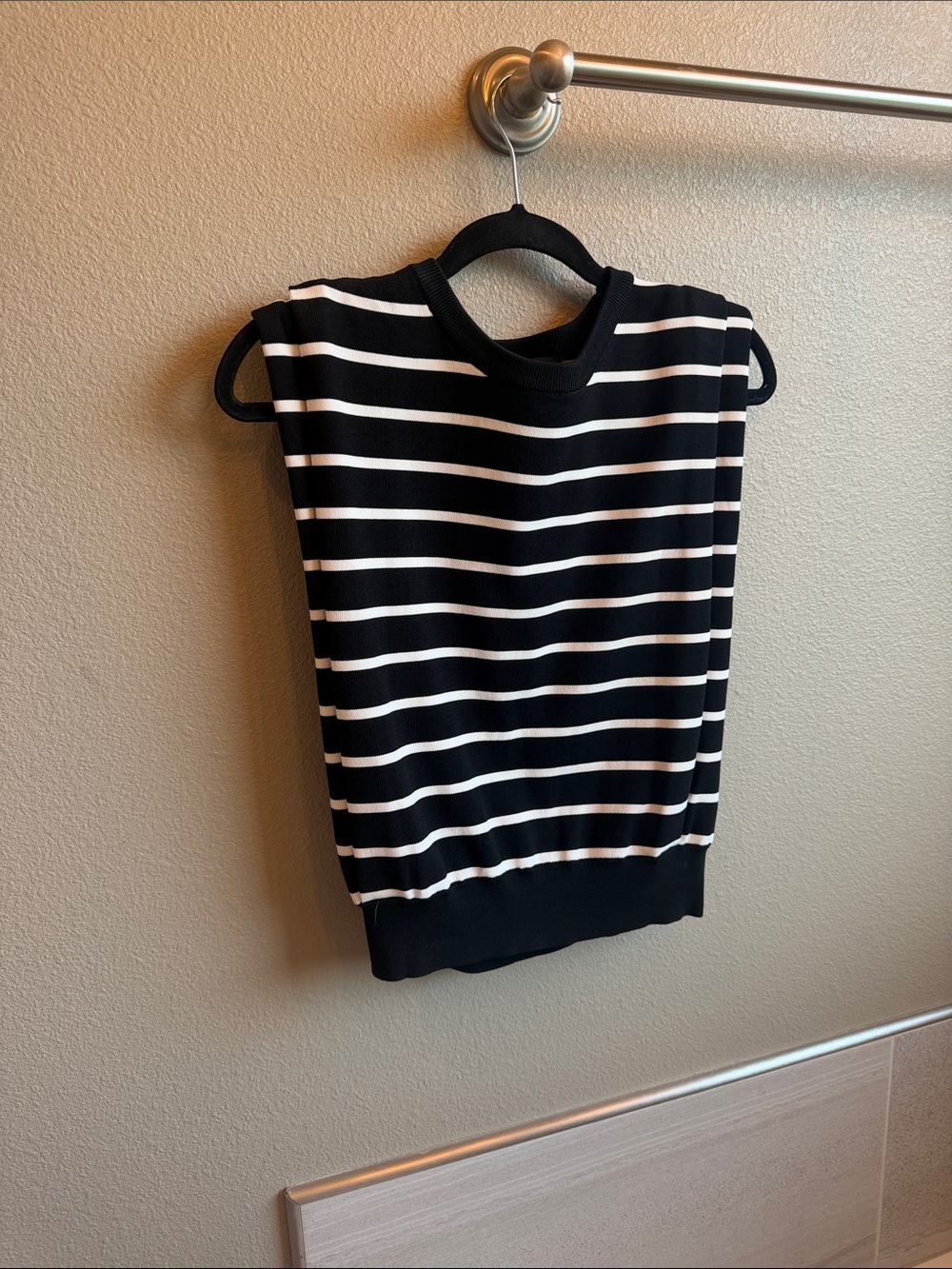 Endless Rose Sleeveless Sweater